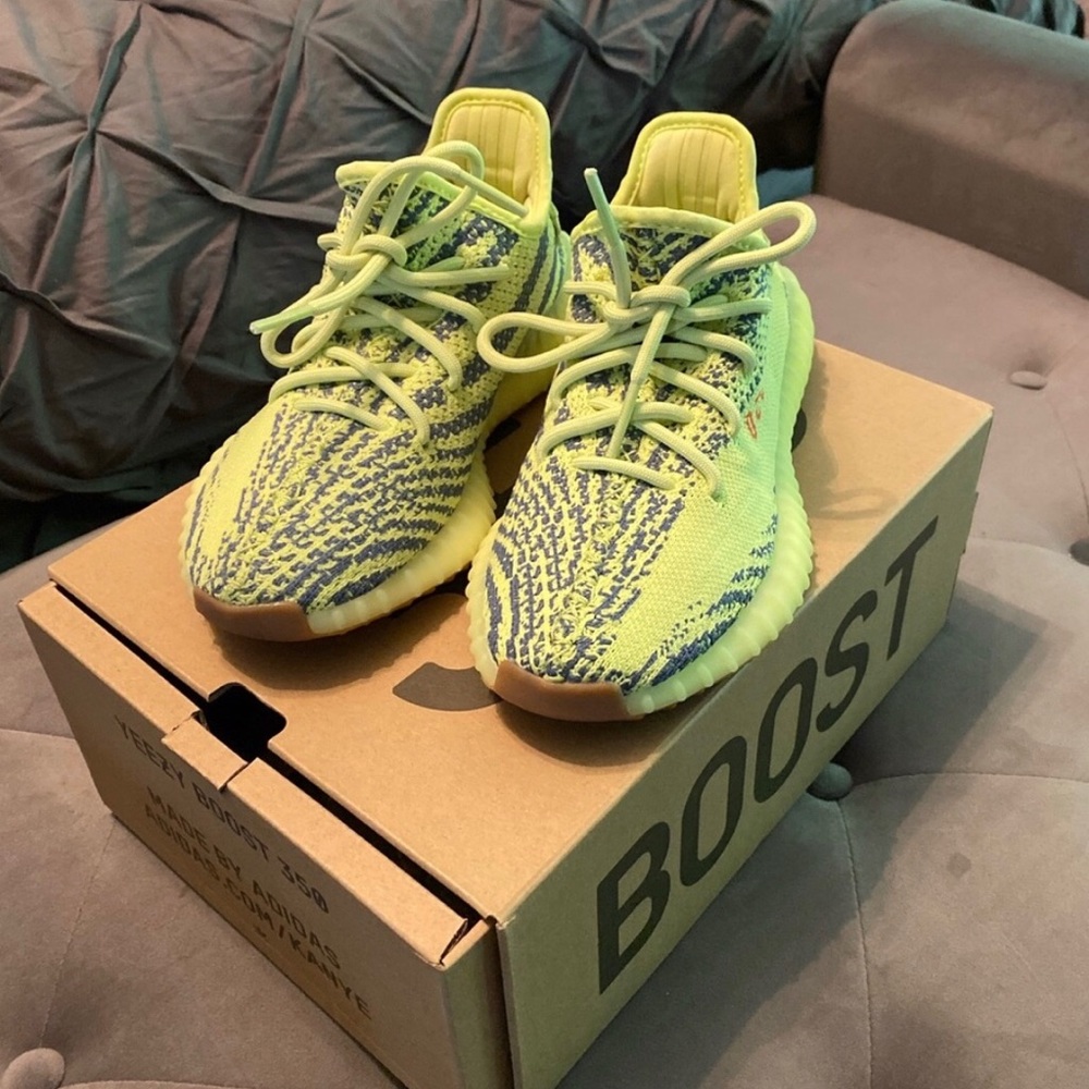 Yeezy Boost 350 V2 Semi Frozen Yellow.